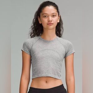 Lululemon swiftly tech cropped short sleeves 10 slate/white Top yoga Pilates